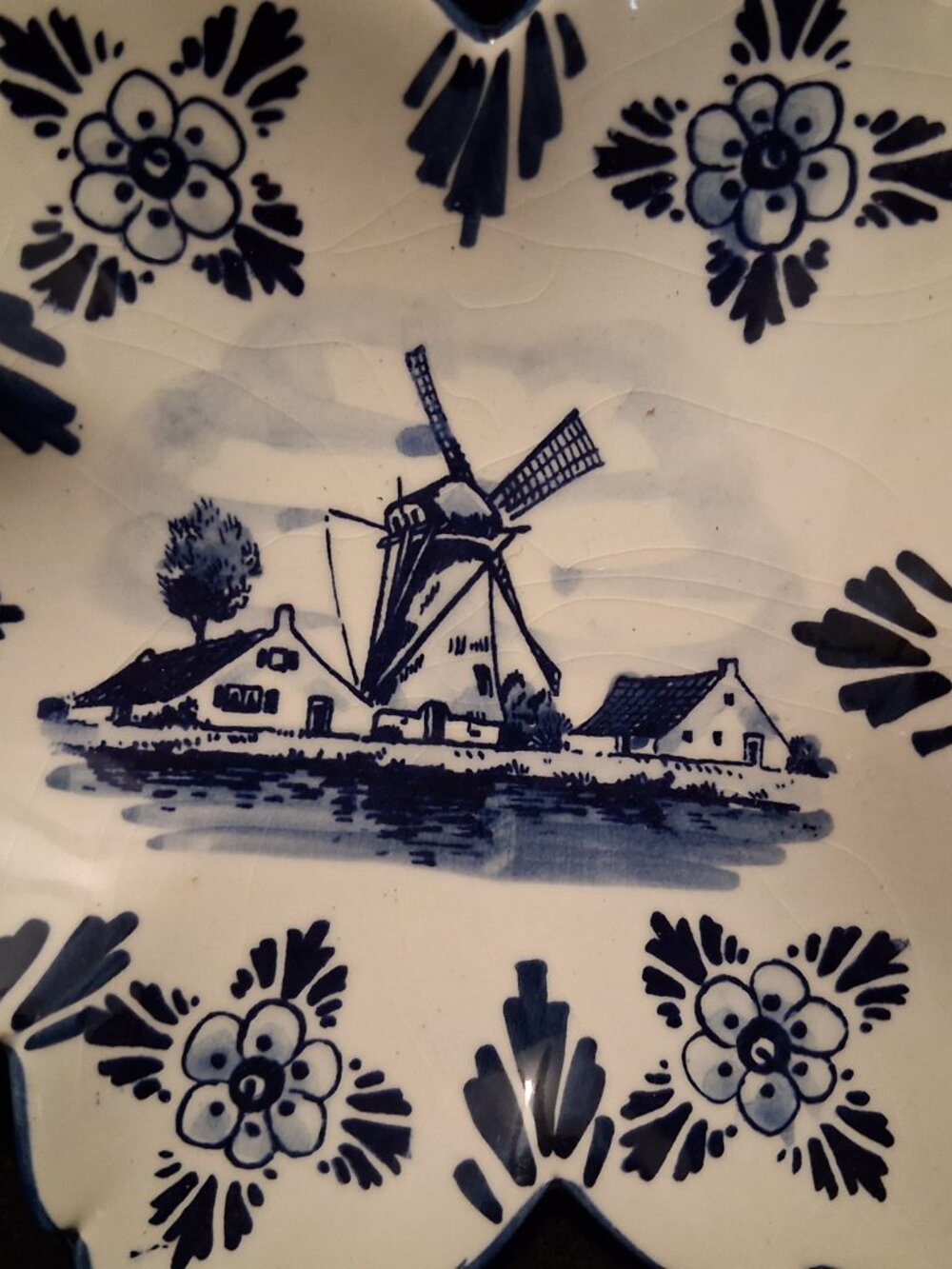Vintage 1970s-80s Delft Blue Handworked Leaf Dish | Dutch Windmill Trinket Tray - Picture 2 of 5